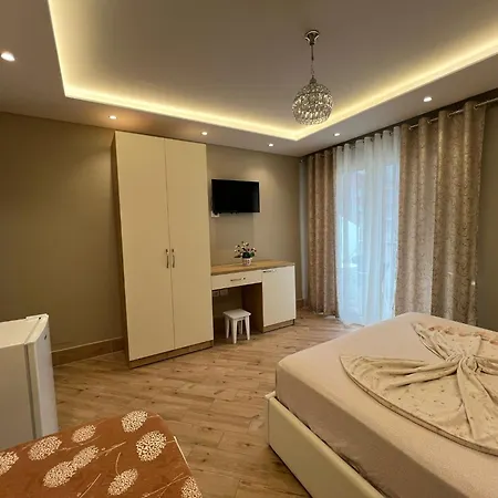 Alba Lägenhet Golem (Tirana)